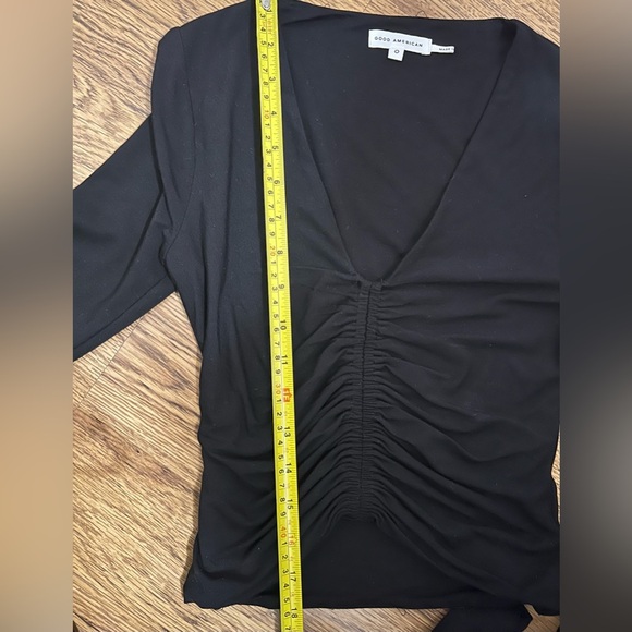 Good American ruched top size 0 v neck long sleeve black - Picture 7 of 7